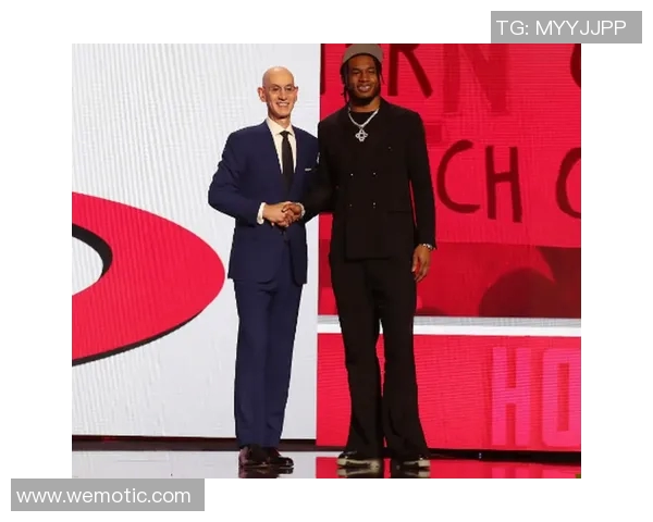 惠特摩尔分享训练照:全力磨炼备战新赛季,甜瓜力挺第二季即将开启